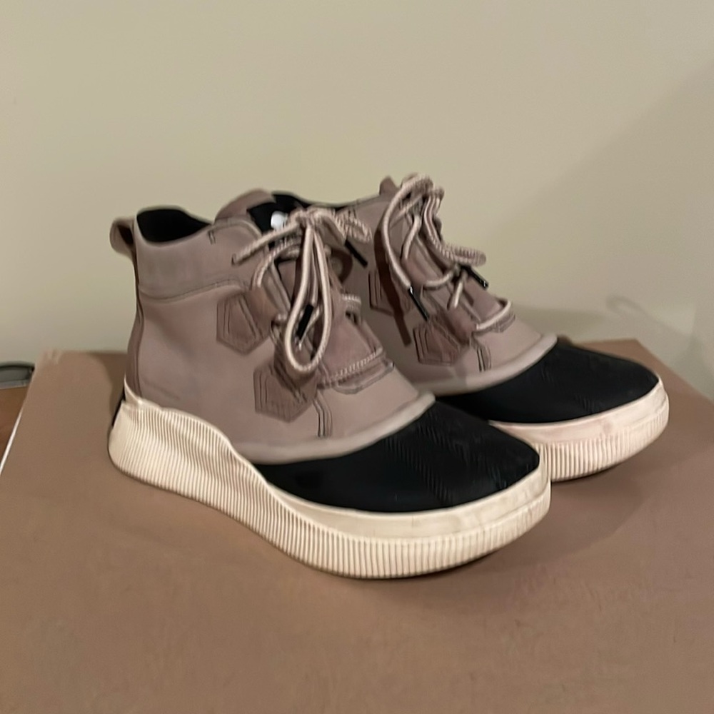 Sorel boots from this season size 6.5